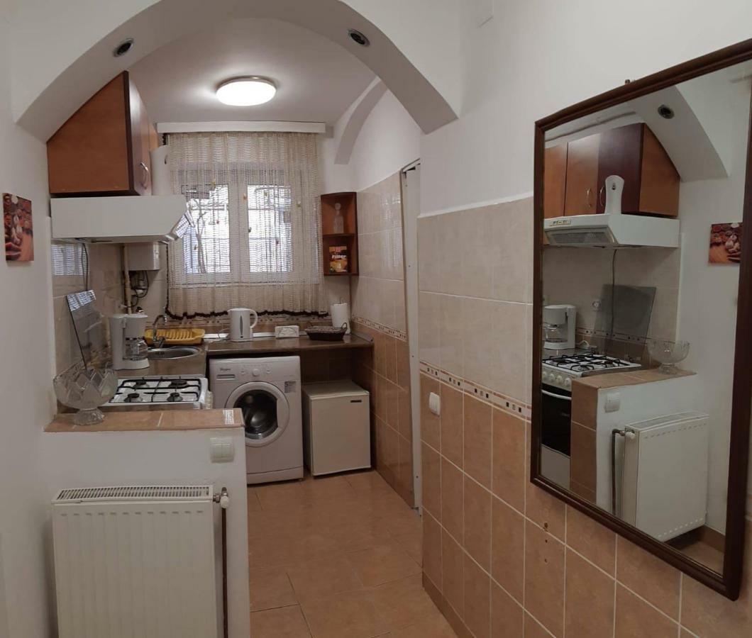 Tudor Apartment Brassó Kültér fotó